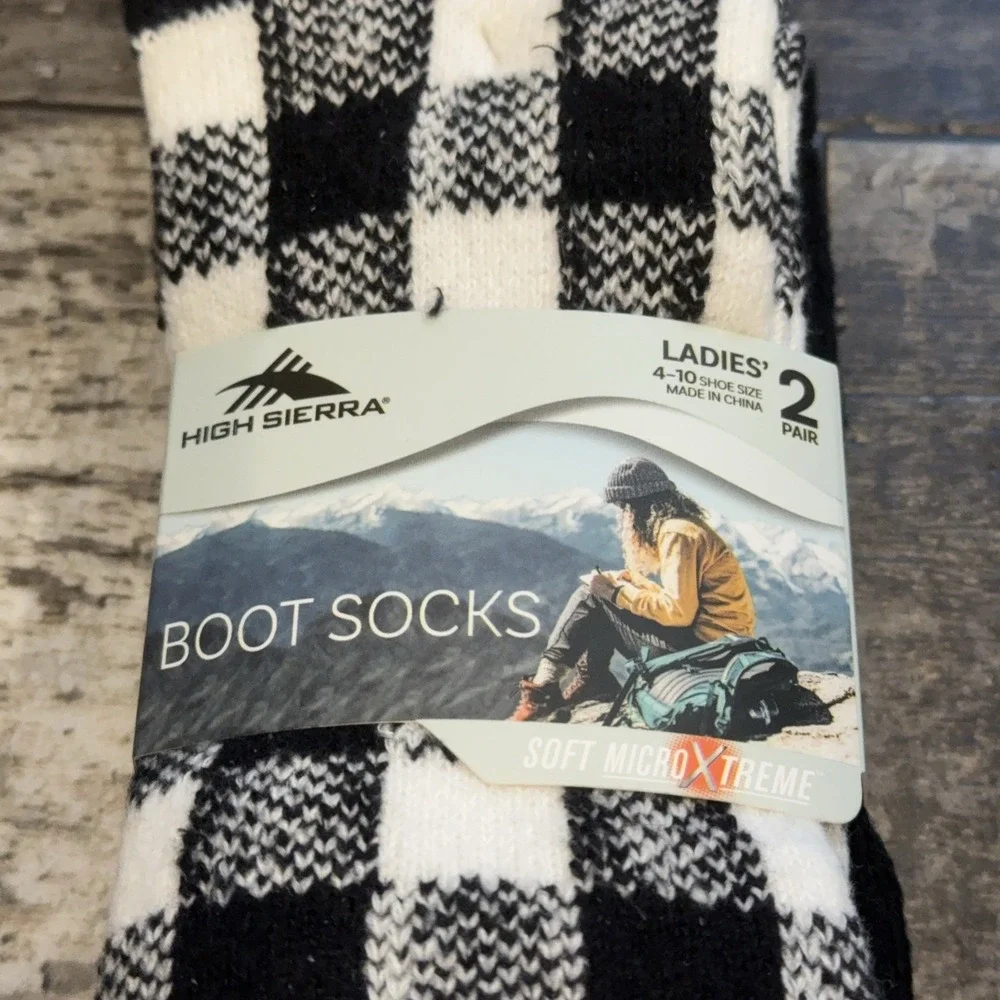 High Sierra Boot Socks Womens 4-10 Buffalo Plaid 2 Pair Pack Soft Warm Crew Sock
